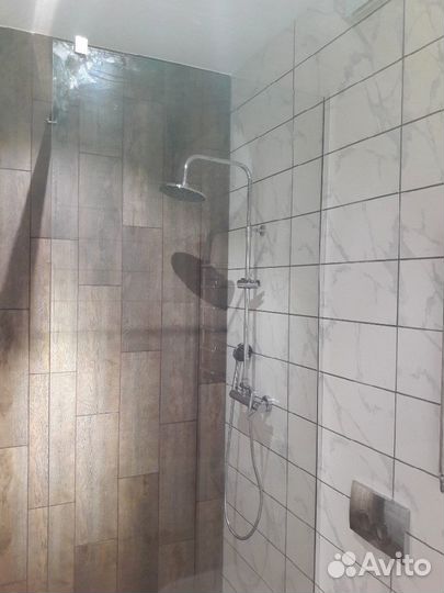 Душевое ограждение, стеклянные душевые перегородки