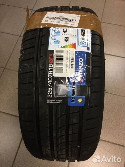 Altenzo Sport Comforter 225/40 R18 92W