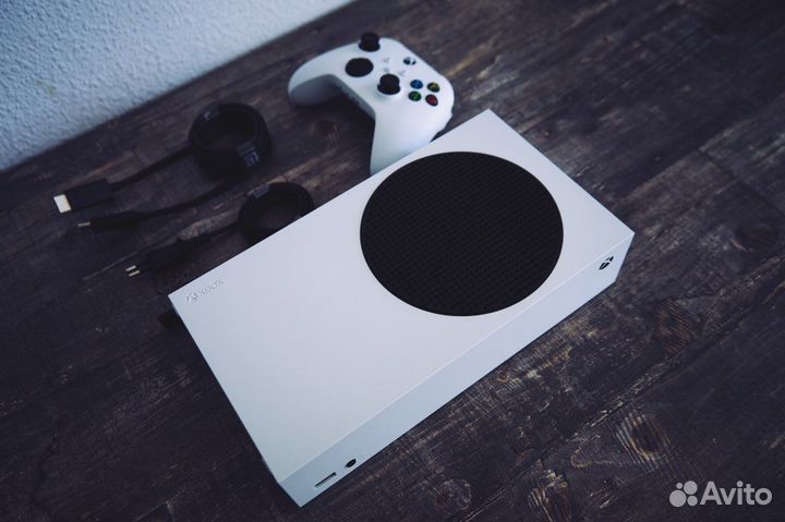 Игровая приставка Xbox Series S + Игры