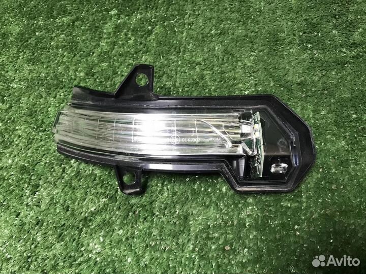 Указатель поворота правый Cadillac XT5