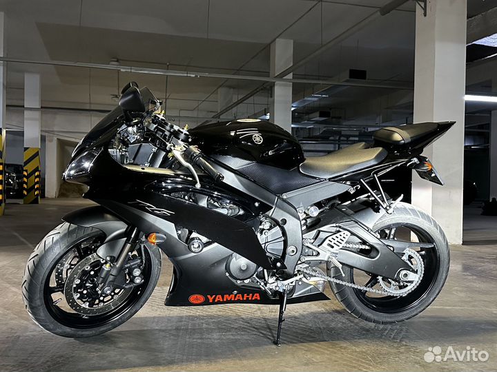 Yamaha R6 2011 (ODO 2000km)