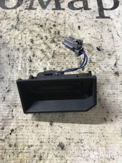 Кнопка открывания багажника Nissan Pathfinder