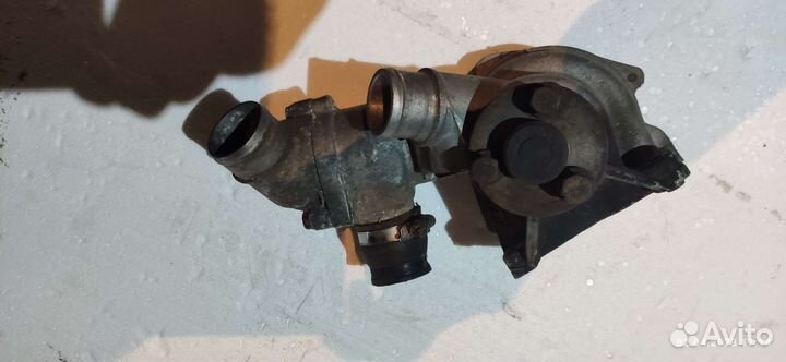 Помпа Mercedes-Benz E320