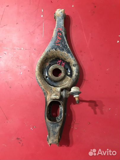 Рычаг поперечный задний правый Mitsubishi