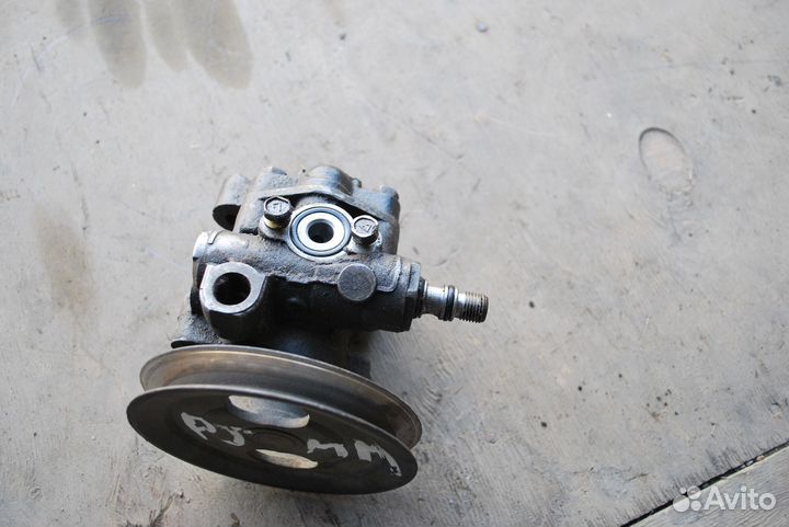 Насос гур Mitsubishi Pajero 2 6G72 1991