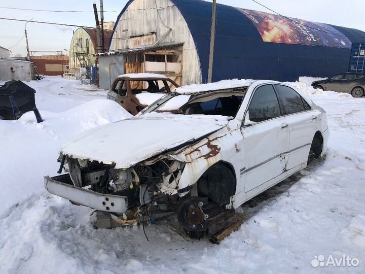 Toyota Crown Majesta 4 2006г на разбор