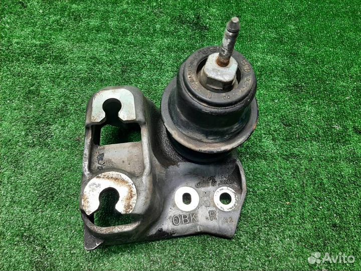 Опора (подушка) двигателя правая Subaru Legacy/ O