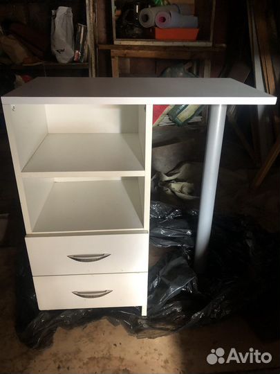 Тумба-стол, этажерка, лампа