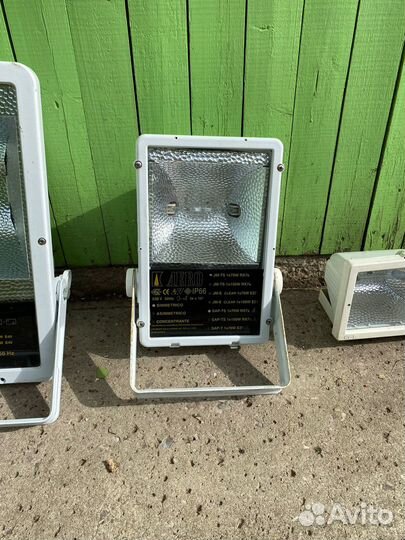 Галогеновый фонарь