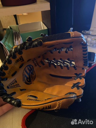 Лапа бейсбольная и мяч