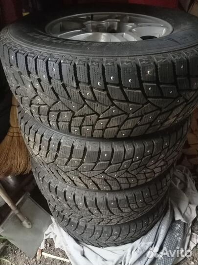 R16 Dunlop Grandtrek Ice 02 245/70, PCD 5x139.7 DIA 108.5