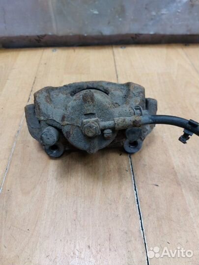 Тормозной суппорт передний правый Opel Vectra C