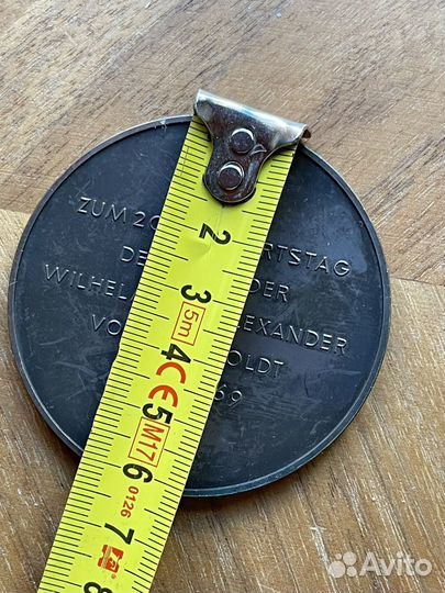 Редкие настольные медали университетов мира