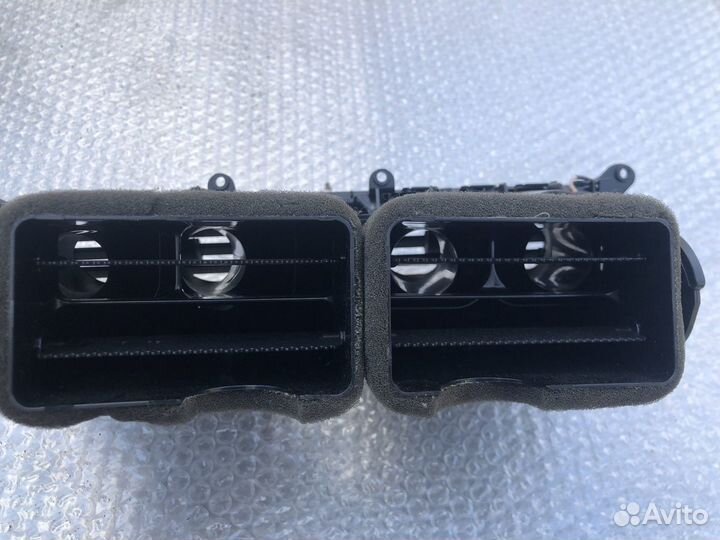 Дефлектор салона центральный BMW 7 F01 F02 08-12