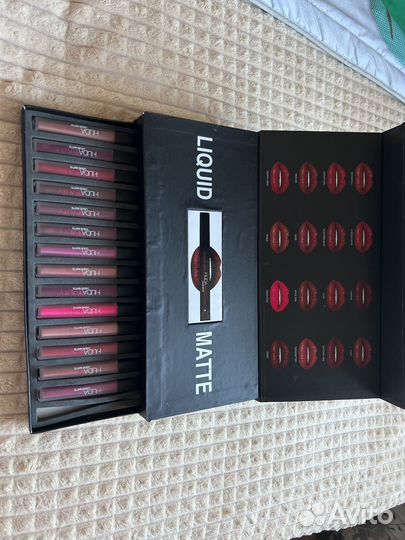 Палетка матовых помад