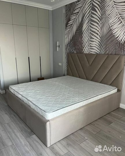 Дизайнерская кровать