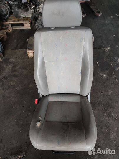 Сиденье водительское Volkswagen T5