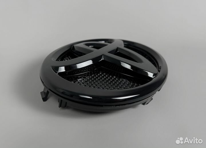 Эмблема в решетку Toyota Land Cruiser Prado 150