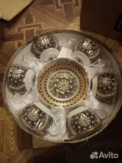 Фарфоровый чайный набор на 6 персон