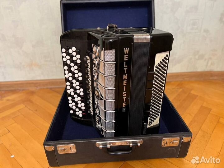 Баян-аккордеон Weltmeister Grandina