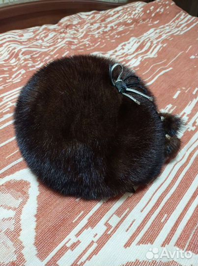 Шапка берет норковый