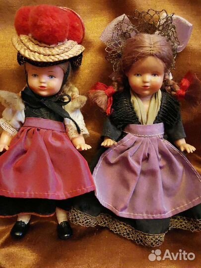 Маленькие старинные куколки