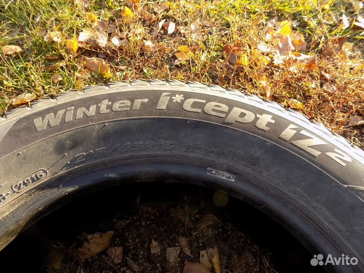 Hankook Winter I'Cept IZ2 215/65 R16