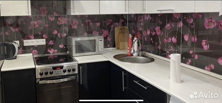 Кухонный фартук из стекла