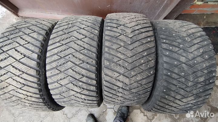 Goodyear UltraGrip 500 SUV 275/40 R20 108H