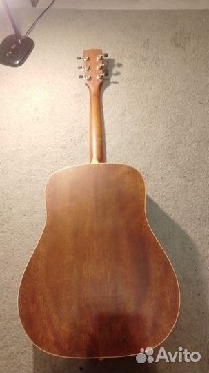 Акустическая гитара
