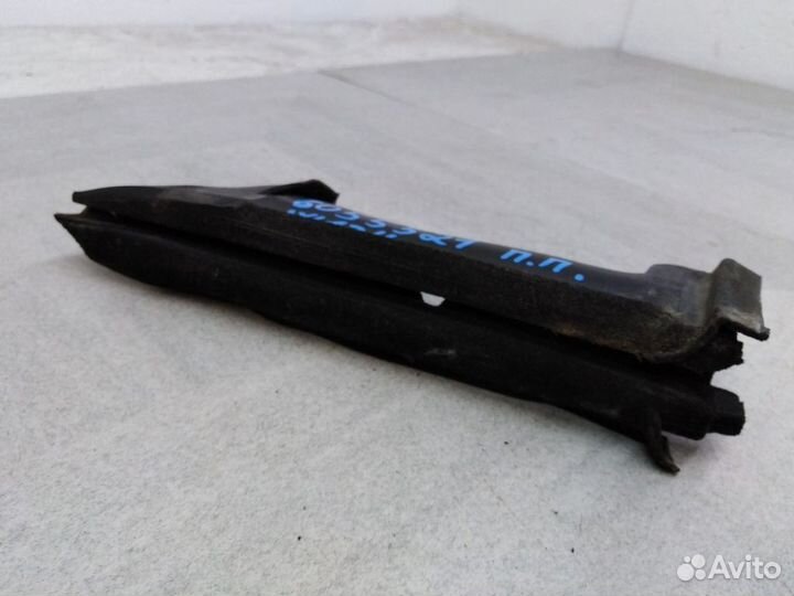 Уплотнитель двери