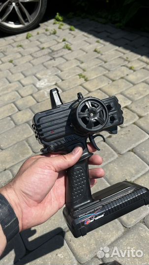 Машинка на радиоуправлении 1 10