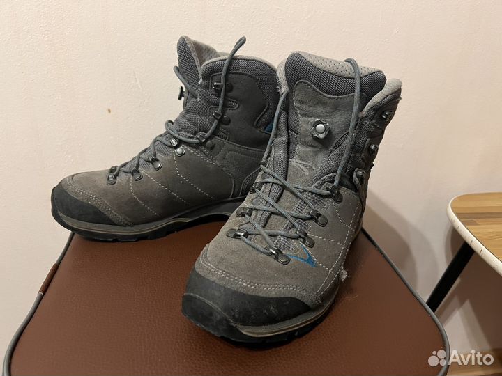 Треккинговые ботинки женские Lowa 39