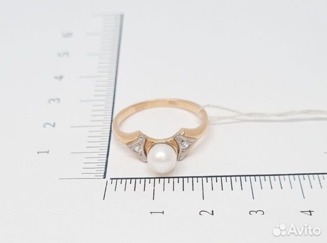Золотое кольцо с камнем 18р