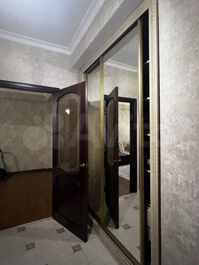 2-к. квартира, 70 м², 6/6 эт.