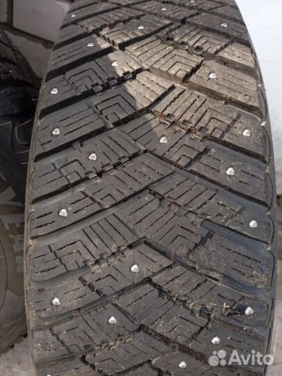 Goodyear UltraGrip Ice Arctic SUV 225/65 R17