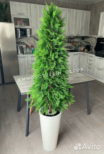 Искусственная туя