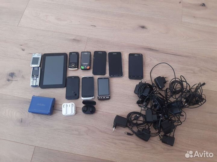 Мобильные телефоны, зарядки. На запчасти