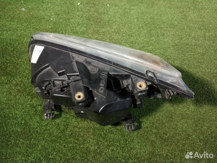 Фара передняя правая Ford Focus 2 хэтчбек 2.0 2006