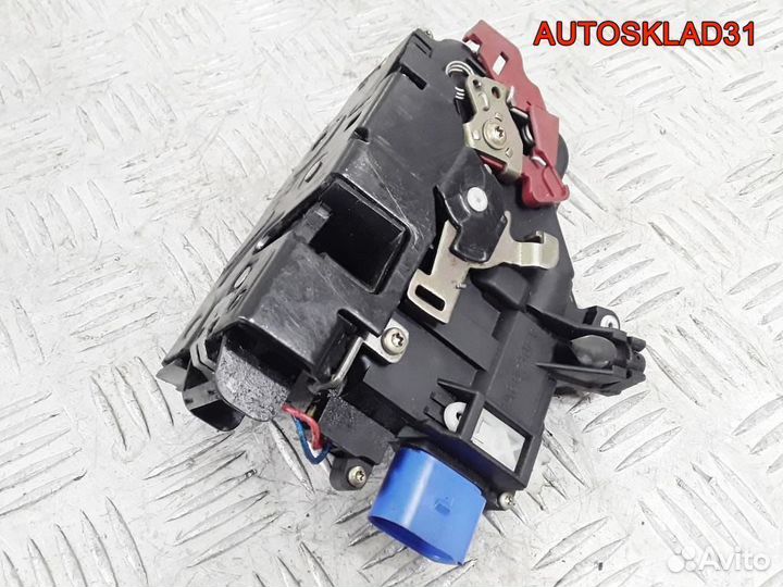 Замок двери передней левой VW Touareg 3D1837015