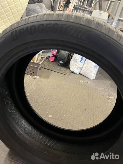 Bridgestone 613V 255/45 R20 105