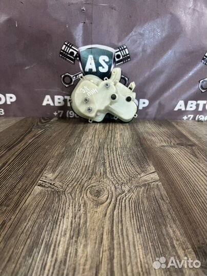 Корпус доводчика зад.левой Porsche Panamera 970