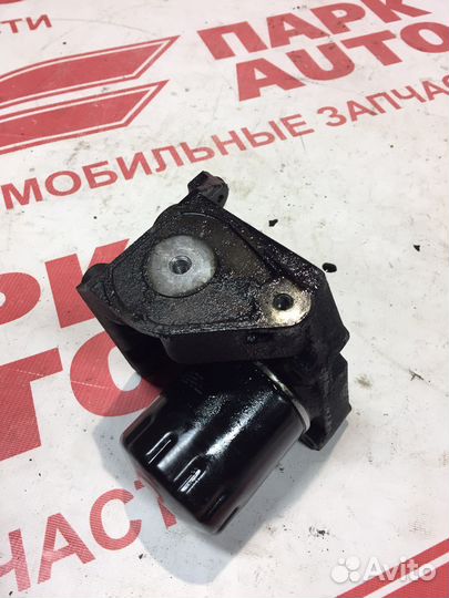 Кронштейн масляного фильтра Ford Focus 2