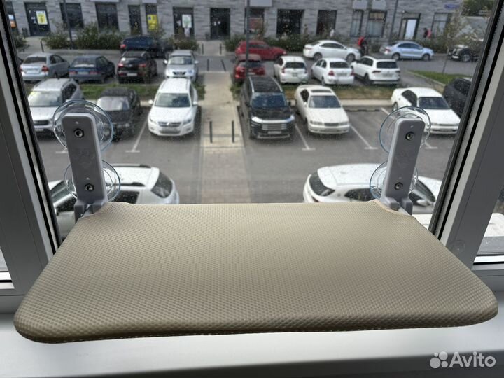 Лежанка-гамак на окно для кошек