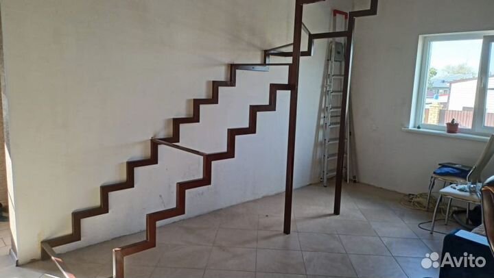 Лестница из металла