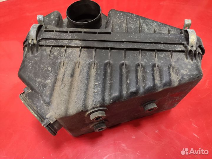 Корпус воздушного фильтра Toyota Estima