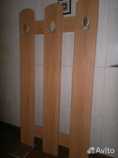 Вешалка для одежды настенная