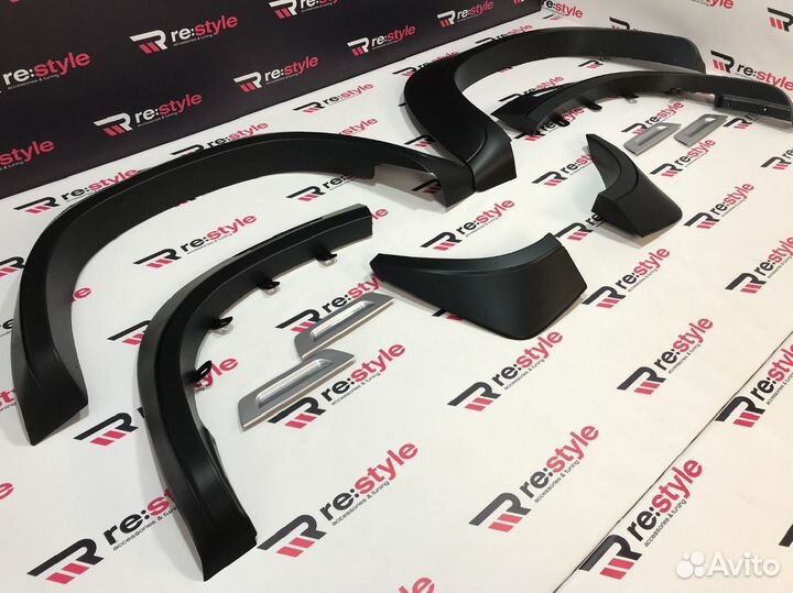 Фендера Mitsubishi L200 с18г HY-Lily D2410