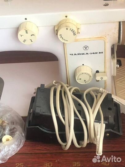 Швейная машина Чайка 142м