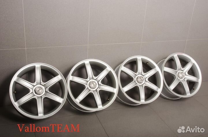 Лот UP27543823 Фирменные 18-е диски R-evolution